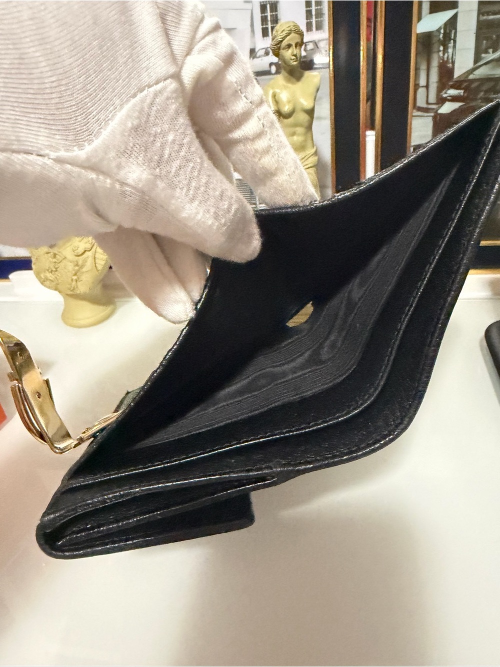 Authentic Gucci Black Signature wallet with Gold Snap. Free COA,insert,chain. - Picture 15 of 17